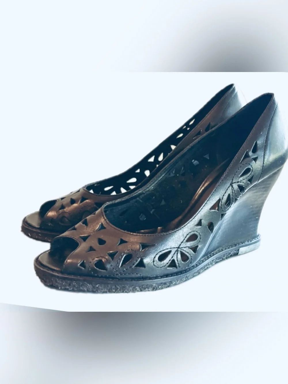 Report Jocelyn Black Leather Laser Cutout Peep-Toe Wedges Y2K Vintage